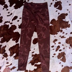 Gym Shark maroon camo leggings 
