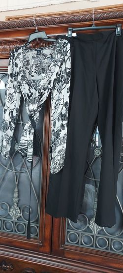 Swipe Left For More Pics.  Karen Kane Blouse. Size Medium. 