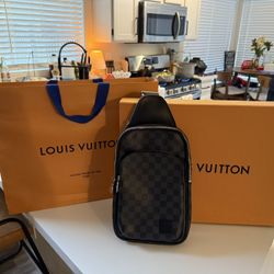 Louis Vuitton Cross body bag 