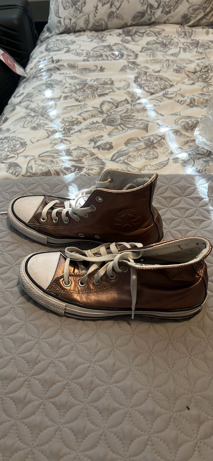 Women’s converse size 8
