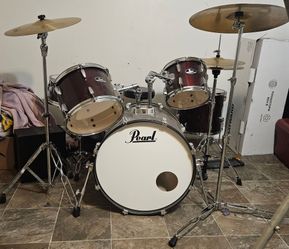 Pearl drum set