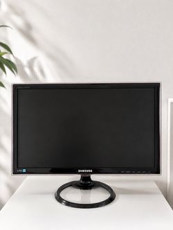 Samsung Computer Monitor 23”