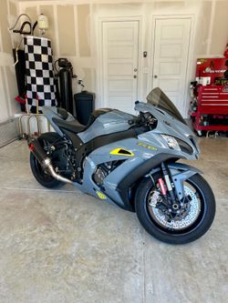 🔥 FOR SALE: 2016 Kawasaki ZX-10R 🔥