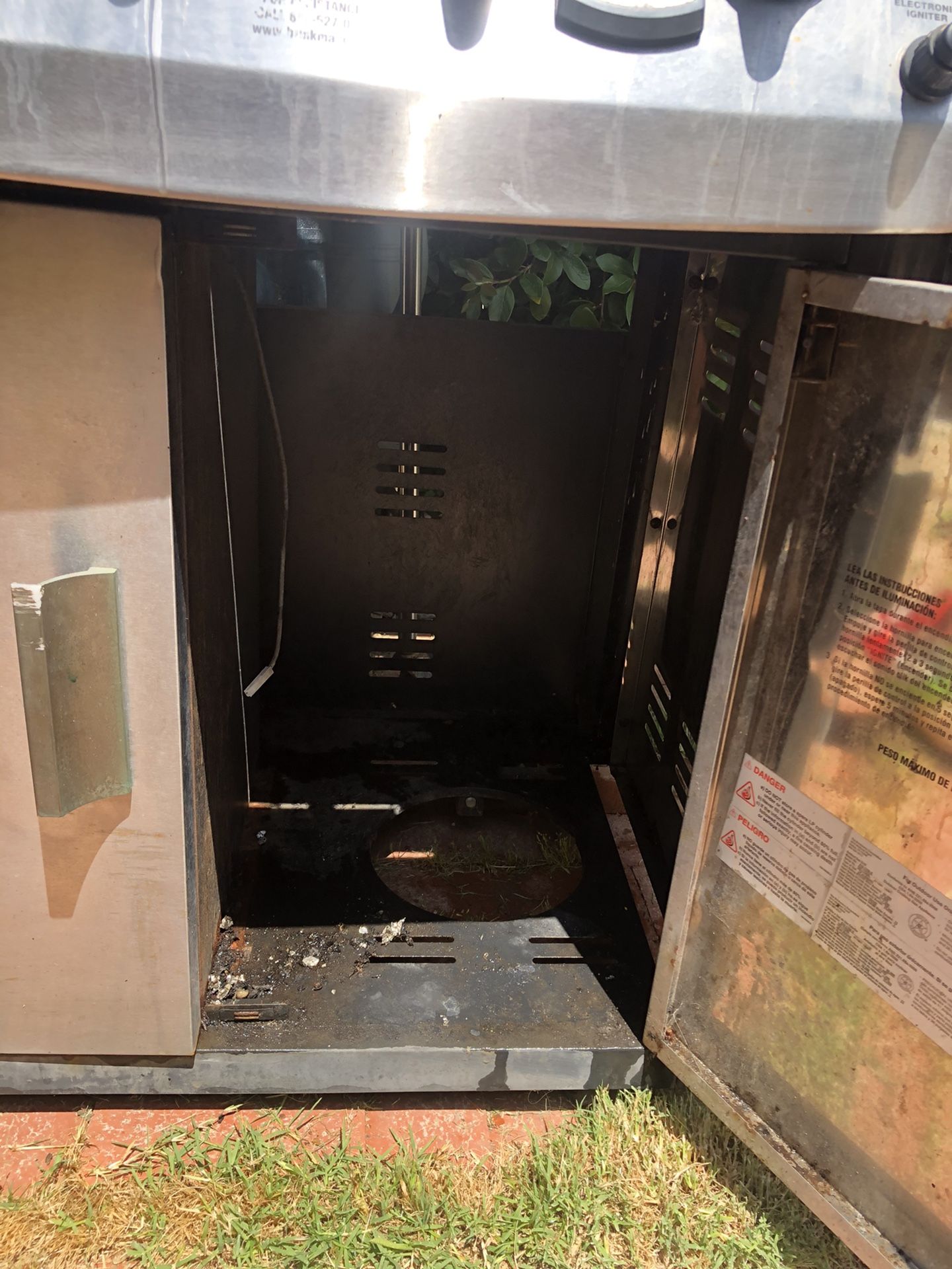 Brinkmann 5 burner natural gas grill for Sale in San Diego, CA OfferUp