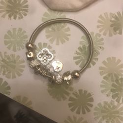 Brand New Pandora Bracelet Wit Charms