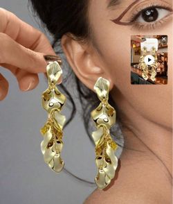Beautiful golden earrings