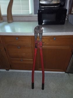 MASSIVE BOLT CUTTERS