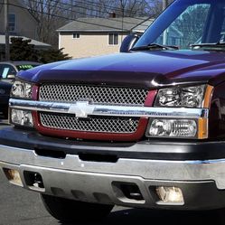 Brand New Aftermarket Headlights for 2003-2006 Silverado/Avalanche. 