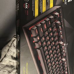  Corsair K63 Compact Keyboard Cherry Mx Red Switches