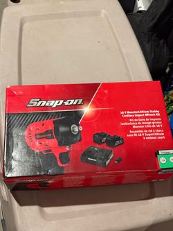 BRAND NEW  -   18 V 3/8" Drive MonsterLithium Stubby Cordless Impact Wrench Kit