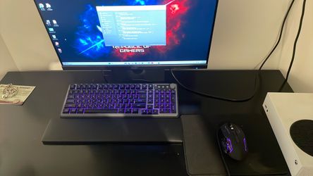 Pc Screen, Mouse And Keyboard Set