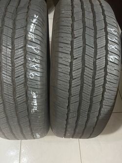 275/60/20. Two used Michelin defender tires please read description tire tread like new