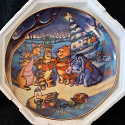 1997 Disney Winnie The Pooh Christmas Plate