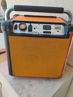 Job Rockero Plus Ion Speaker $30 dólares le falta el cable