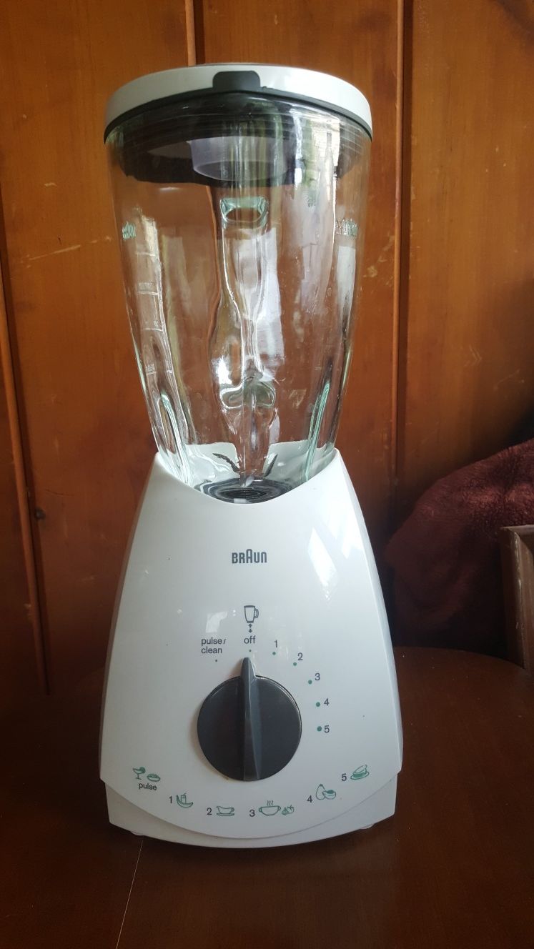 Reduced Braun Power max blender, 5 speed glass picture. Barely used.