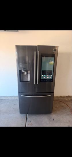 Refrigerator Black Stainless 60 Day Warranty