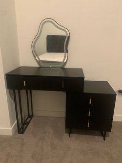 Vanity table with lights