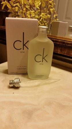 Calvin clein one 3.4 0z yo vendo perfumes auténticos a muy buen precio solo pídame el que le guste y el precio será siempre