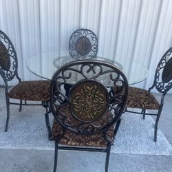 Project Dining Table And Chairs 