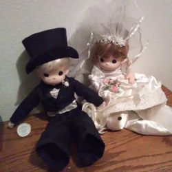 Precious Moments Bride And Groom Dolls