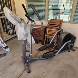 Life Fitness
E1 Elliptical Cross-Trainer