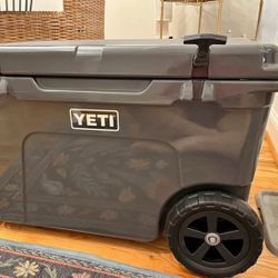 Yeti Tundra Haul Wheeled Cooler 