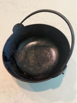 Japanese cast Iron Pot w/bail handle Nambu Teeki