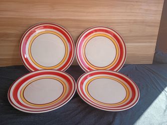 Royal Norfolk 10 1/2" Dinner Plates Set Of 4 Red/Yellow Circle Print