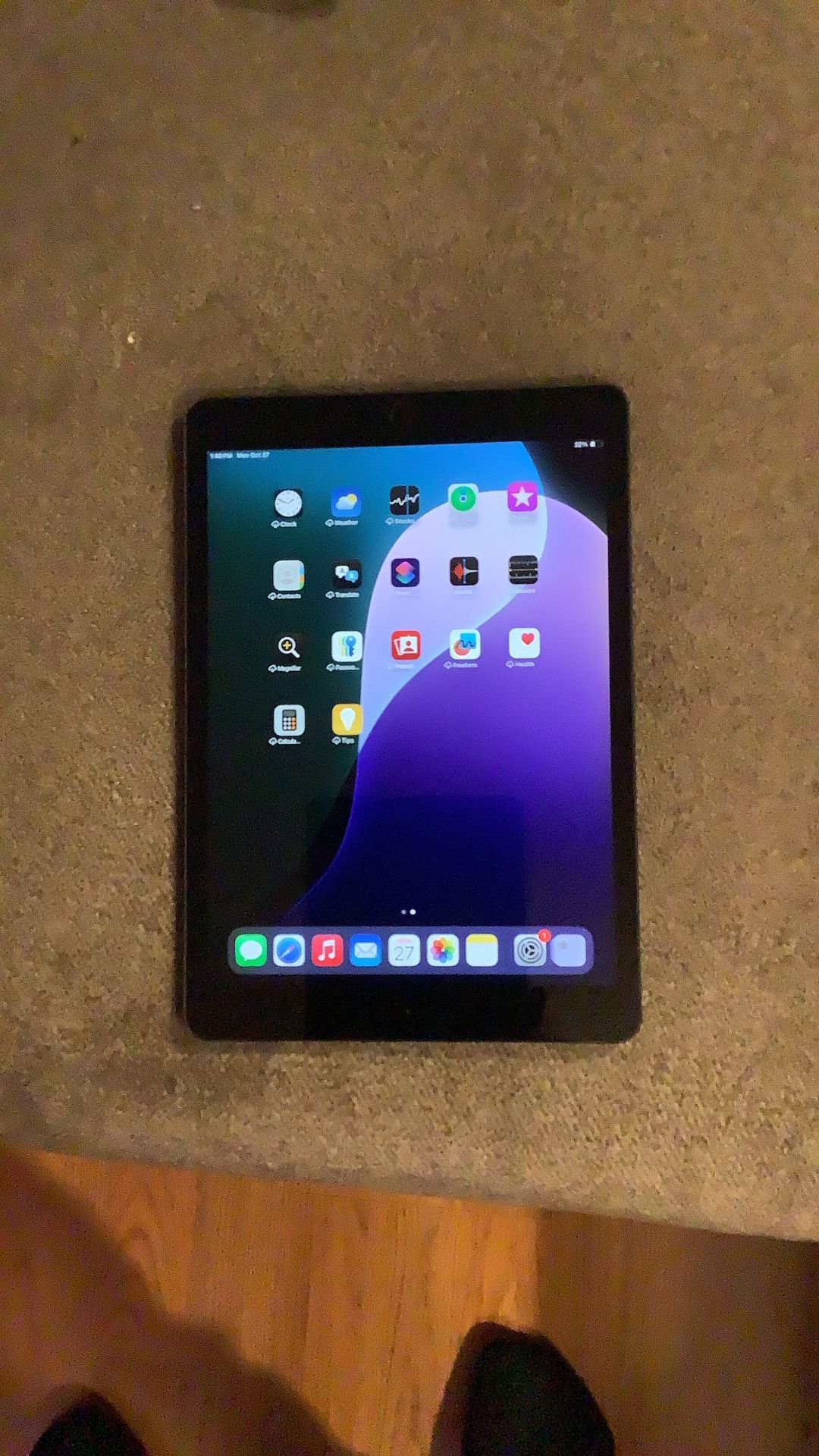 Apple iPad 7th Generation 32gb Cellular (needs Battery Replacement) Unlocked
