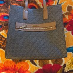 *BARELY USED* Large MK Bag