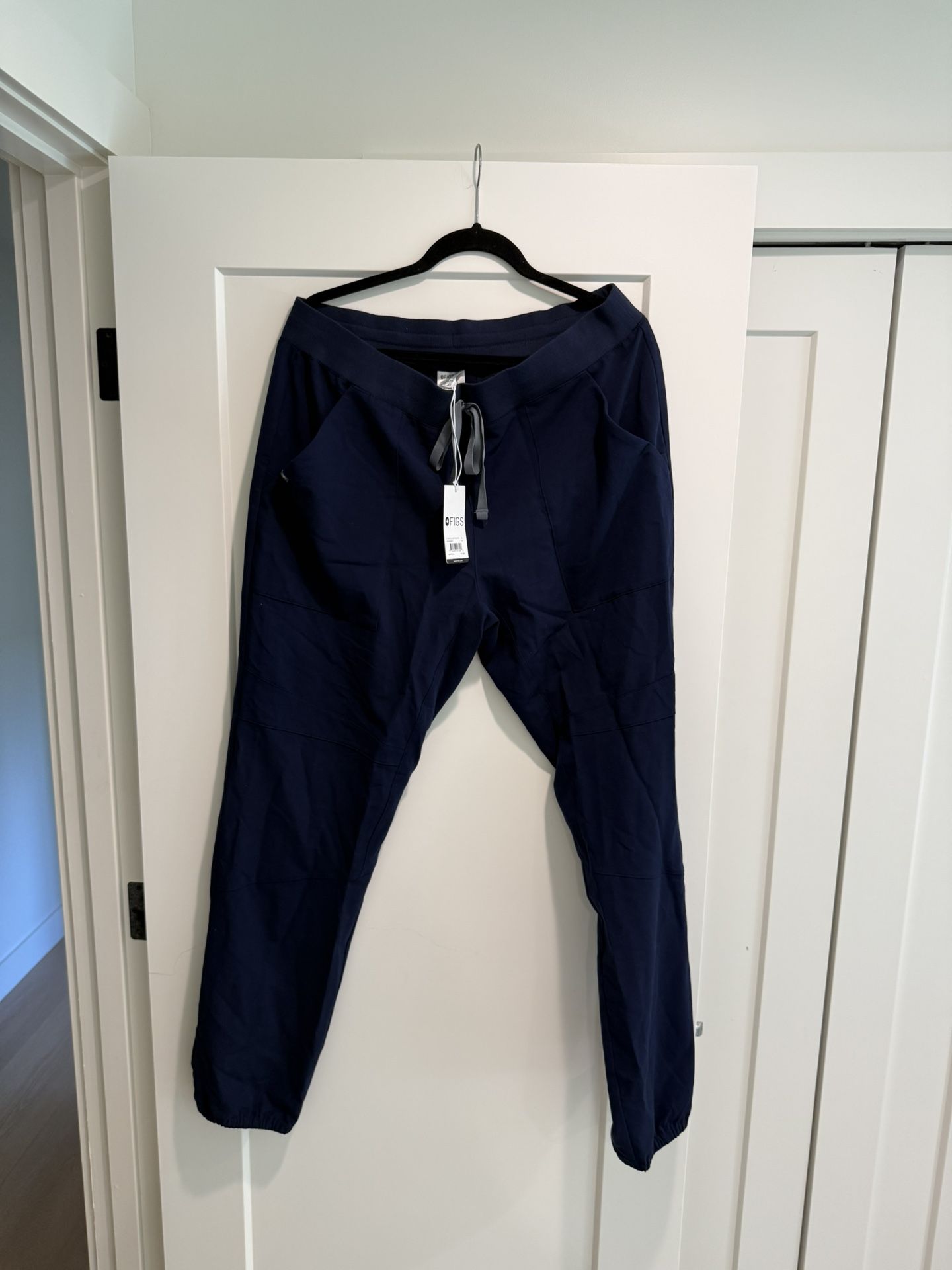 FIGS Women’s Jogger Scrub Pants
