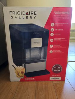 FRIGIDAIRE Gallery EFIC255 Countertop Crunchy Chewable Nugget Ice Maker, 44lbs per Day, Auto Self Cleaning, 2.0 Gen, Navy

