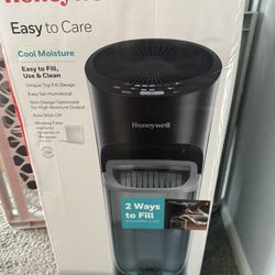 Brand New  Large Cool Moisture Humidifier 