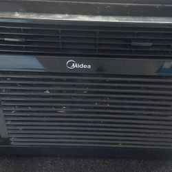 Midea 5000-btu Window AC, Works Flawlessly, With remote