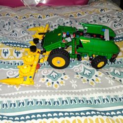Lego Technic John Deere 9700 Forage Harvester 