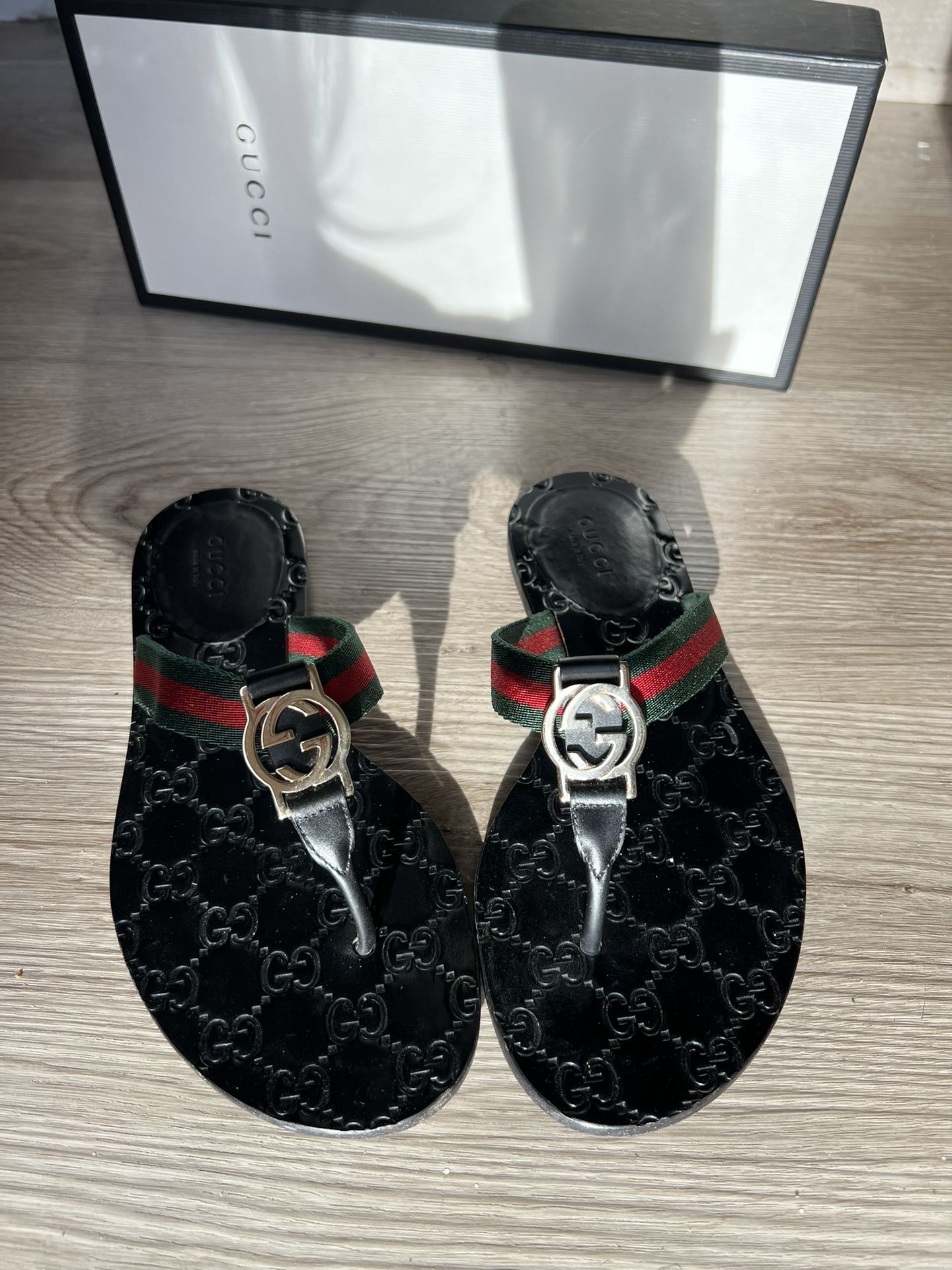 Gucci Thong sandal