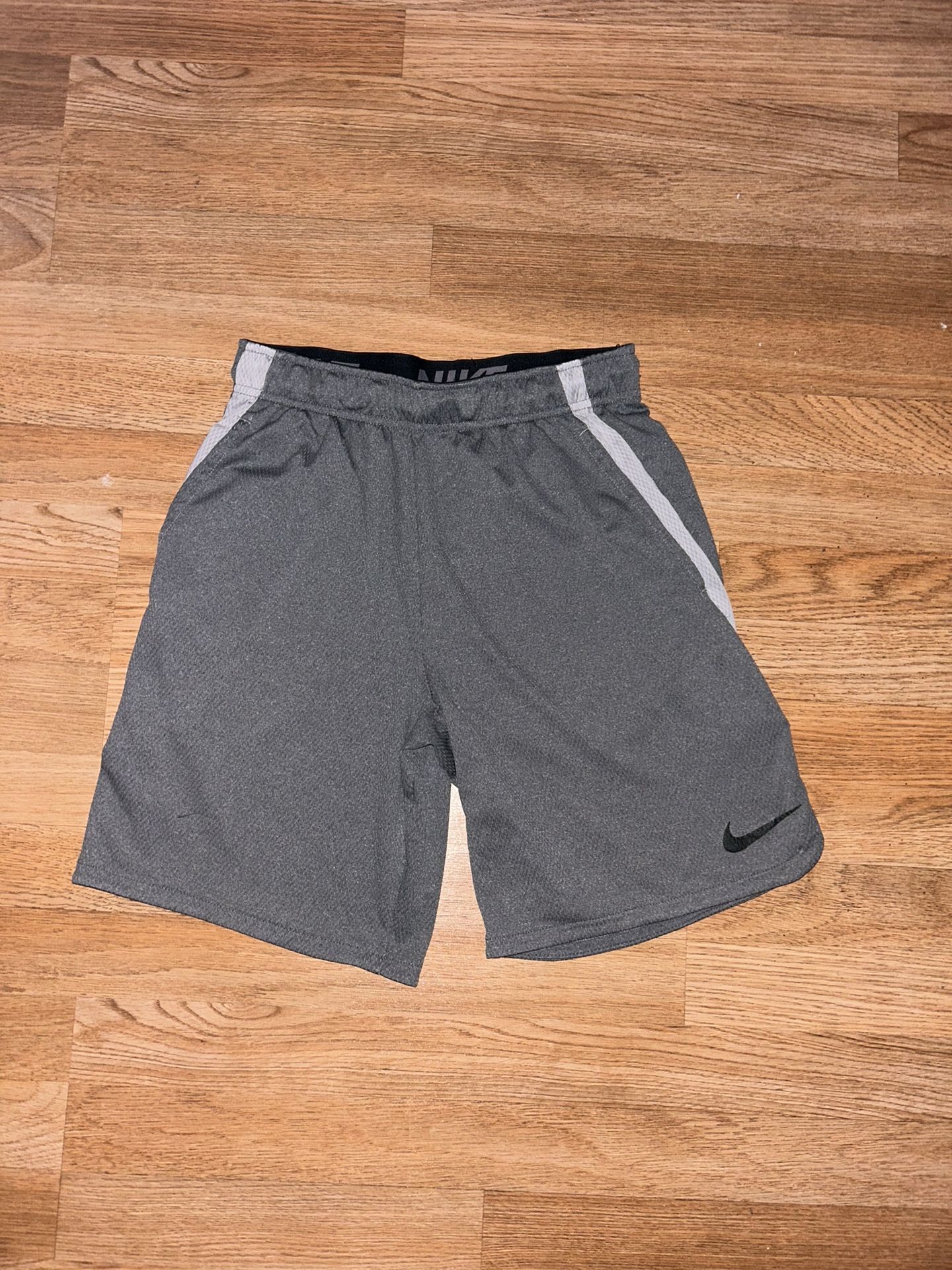 Nike Grey Men’s shorts Small