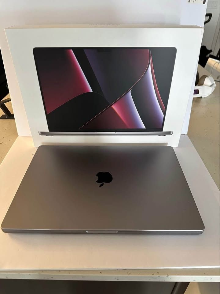 Apple MacBook