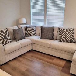 Large Sectional Sofa couch with chaise