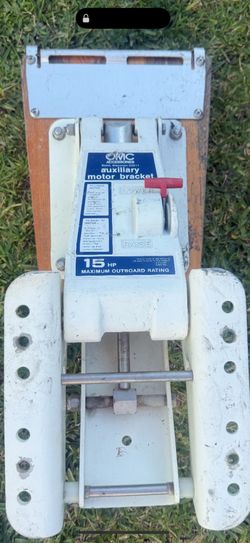 Outboard kicker bracket