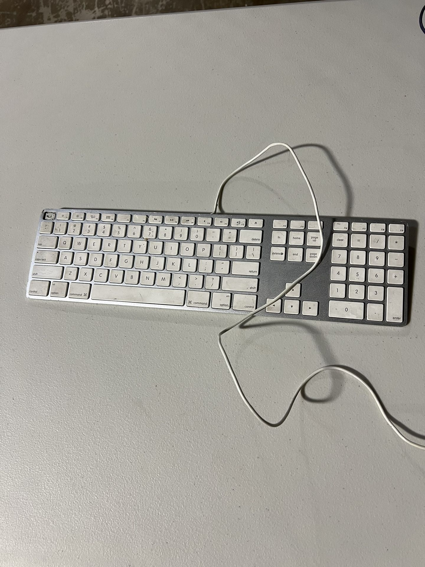 Apple Wired Keyboard