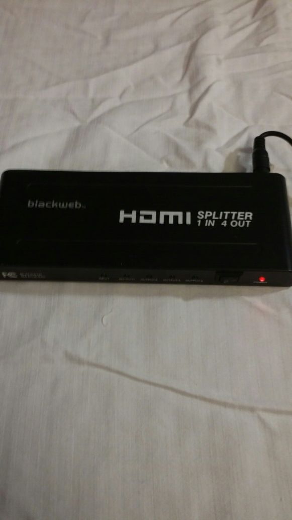 Blackweb HDMI Splitter 1×4