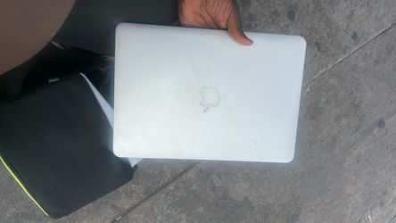 Apple MacBook Laptop