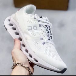 Cloudsurfer White Women Size 6、7