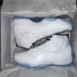 Air Jordan 11 Retro "LEGEND BLUE" 2024 - Size 11.5 -