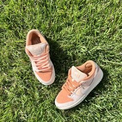 Nike SB Dunk Low - Trocadero Gardens