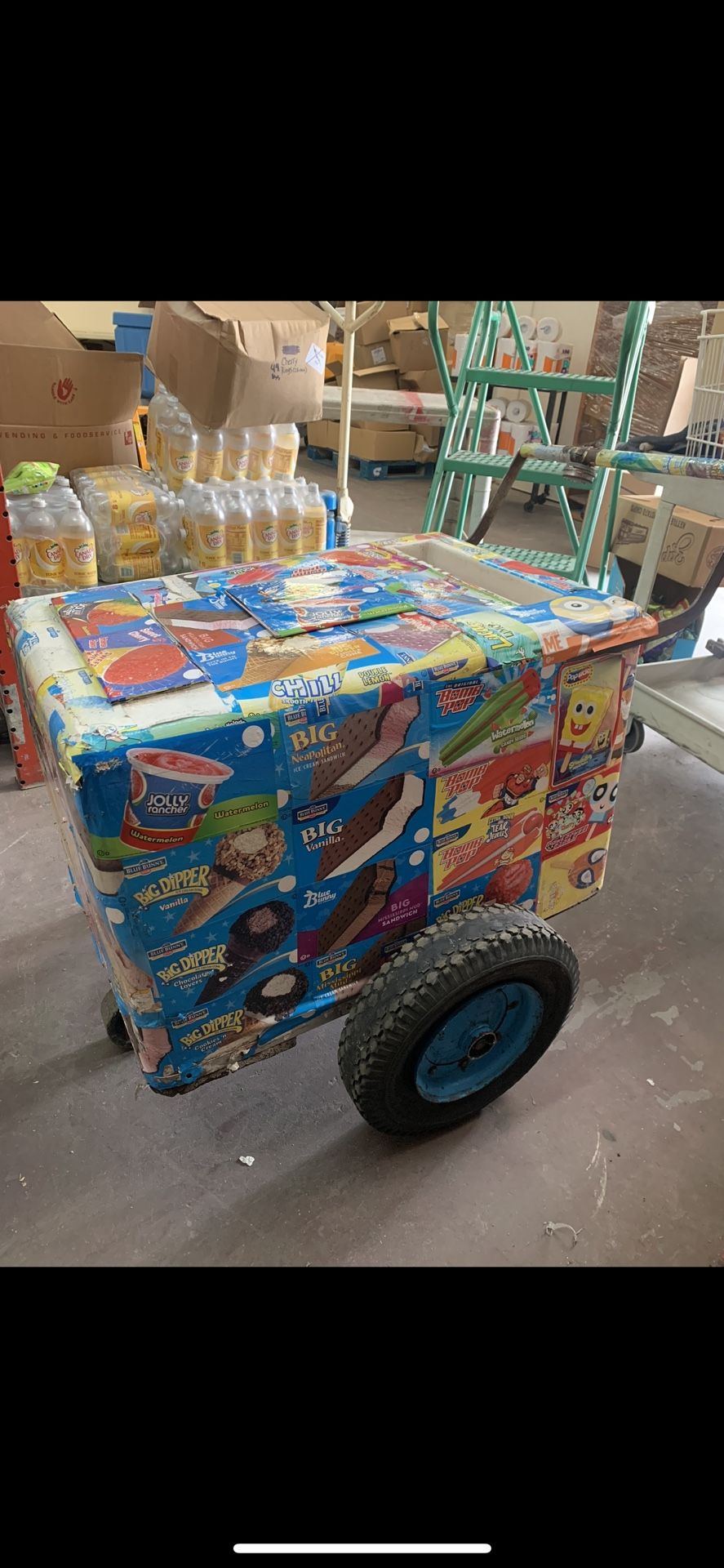 ICE CREAM PUSH CART. PALETERO
