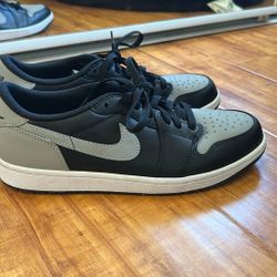 Jordan 1 low OG shadow