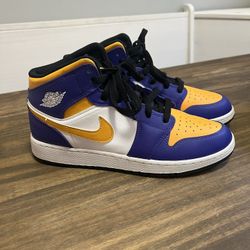 Air Jordan Mid 7Y/8.5 Womens 