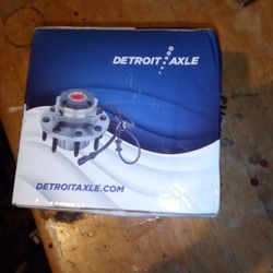 Brand new front wheel hub and rearing assembly Chevy equinox Saturn Vue